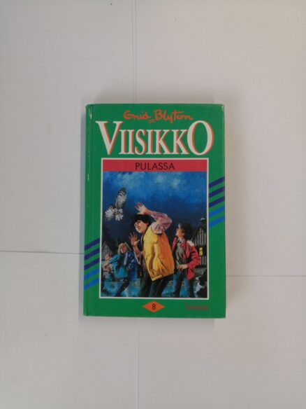 Viisikko Pulassa