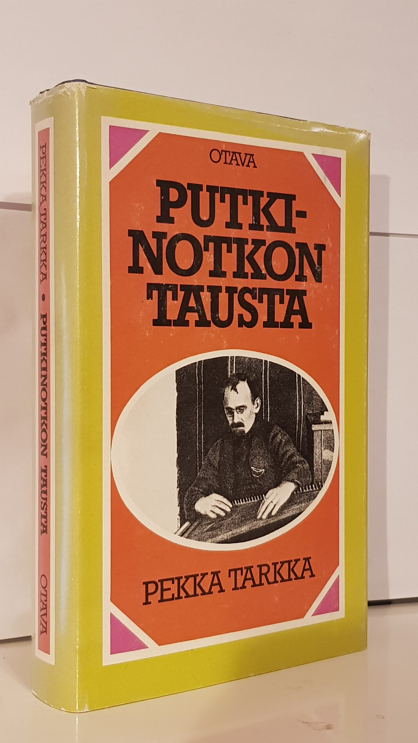 Putkinotkon tausta